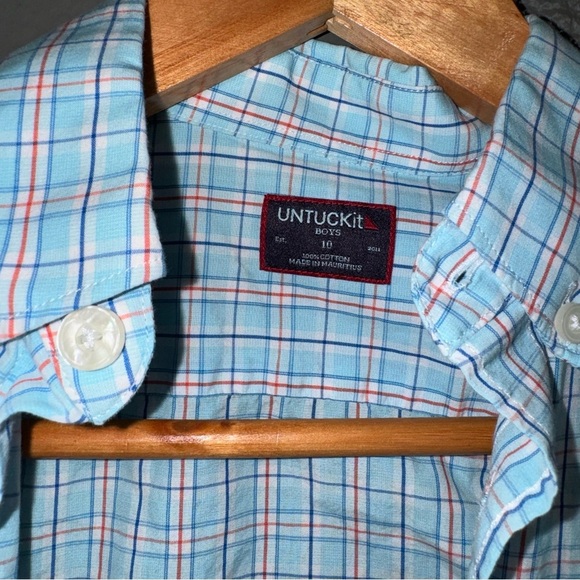 Untuckit boy shirts size 10 set of two - Picture 8 of 8